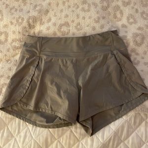 free fly women’s shorts in excellent condition